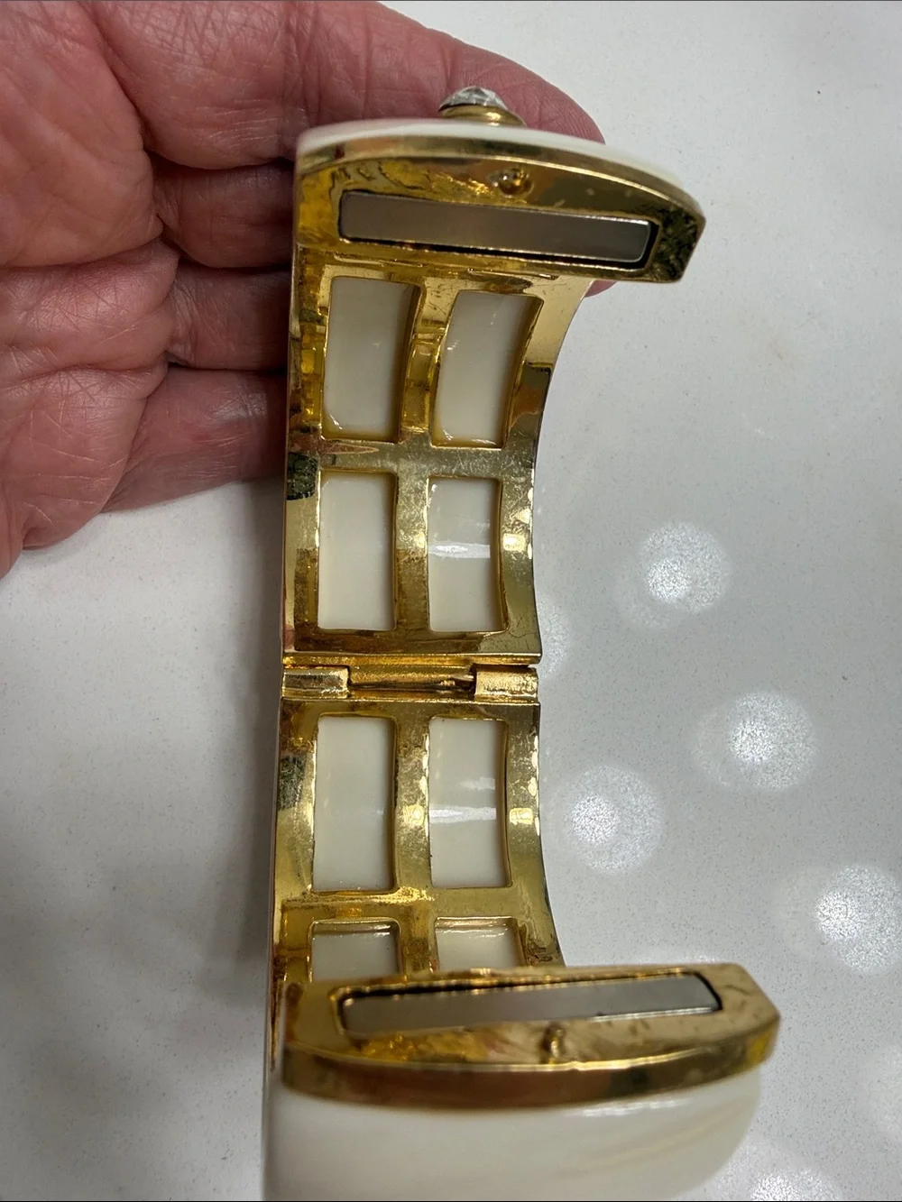 N/A elegant off